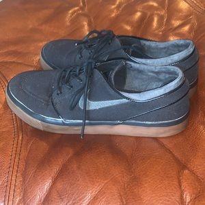 Mens 9.5 Nike SB Zoom Air Excellent condition shoes. Stefan Janoski.